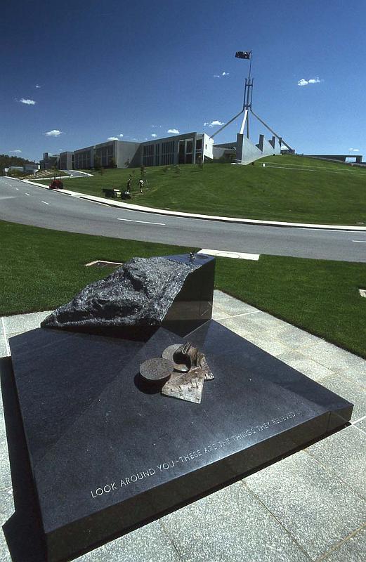 WT 0400 061-37 Australia.jpg